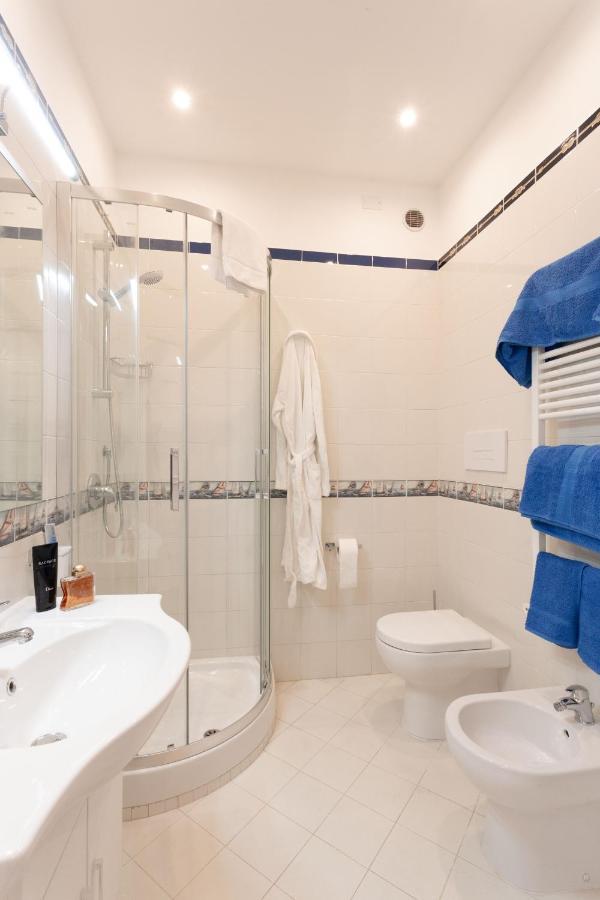 סורנטו Tofani Apartment - Luminoso Con Terrazzo Panoramico מראה חיצוני תמונה