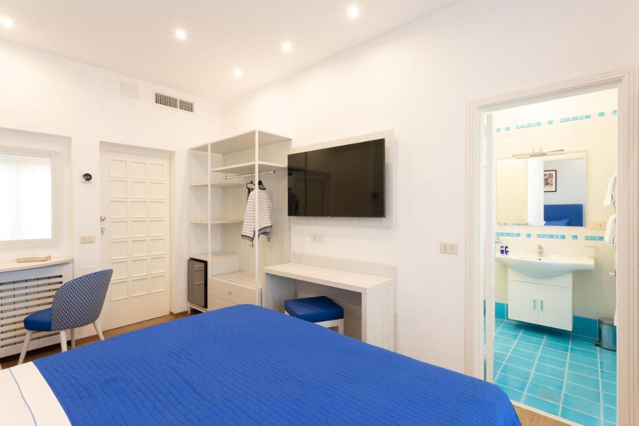 סורנטו Tofani Apartment - Luminoso Con Terrazzo Panoramico מראה חיצוני תמונה