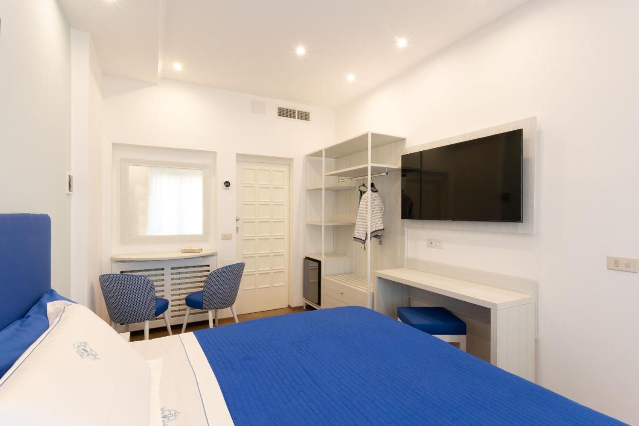 סורנטו Tofani Apartment - Luminoso Con Terrazzo Panoramico מראה חיצוני תמונה