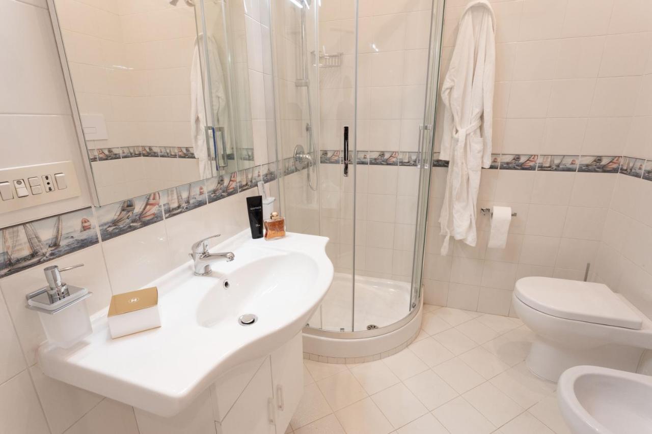 סורנטו Tofani Apartment - Luminoso Con Terrazzo Panoramico מראה חיצוני תמונה