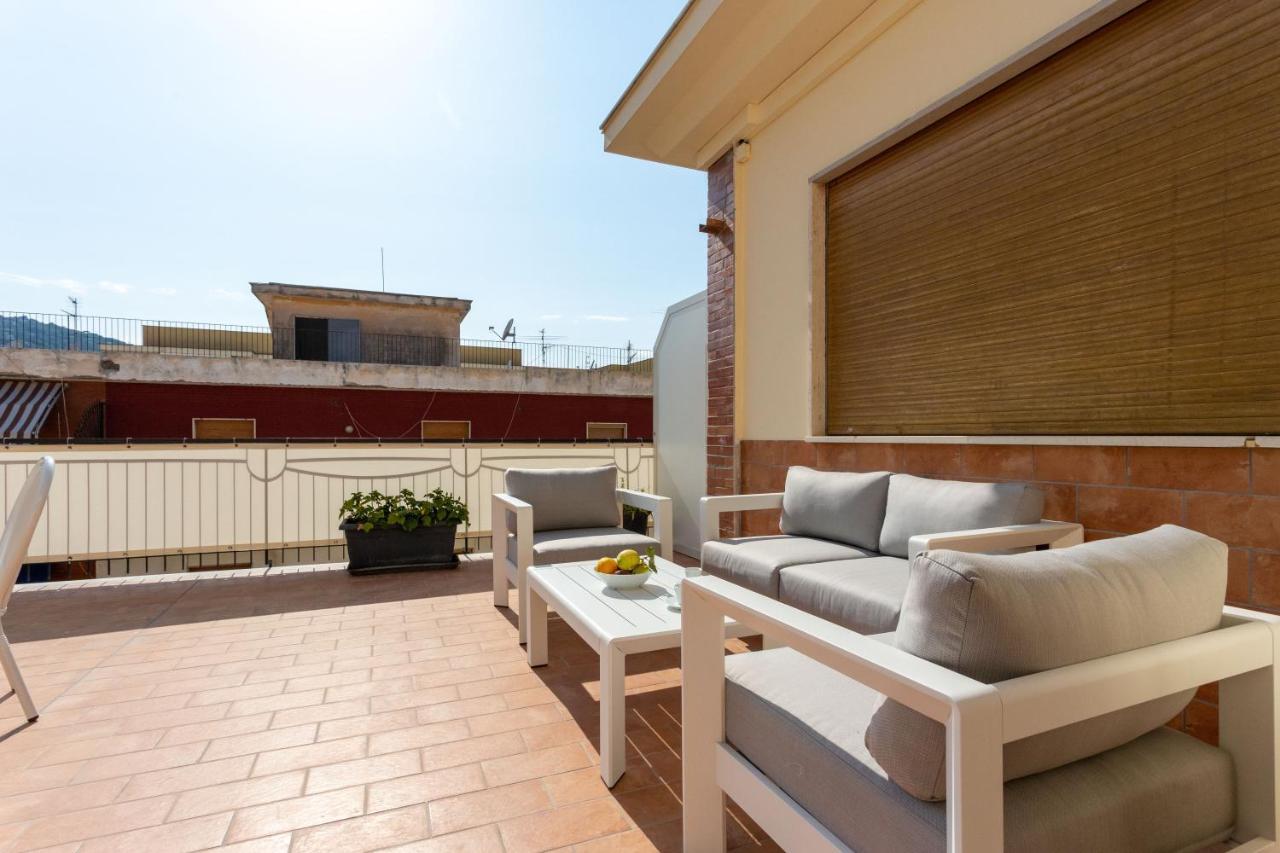 סורנטו Tofani Apartment - Luminoso Con Terrazzo Panoramico מראה חיצוני תמונה