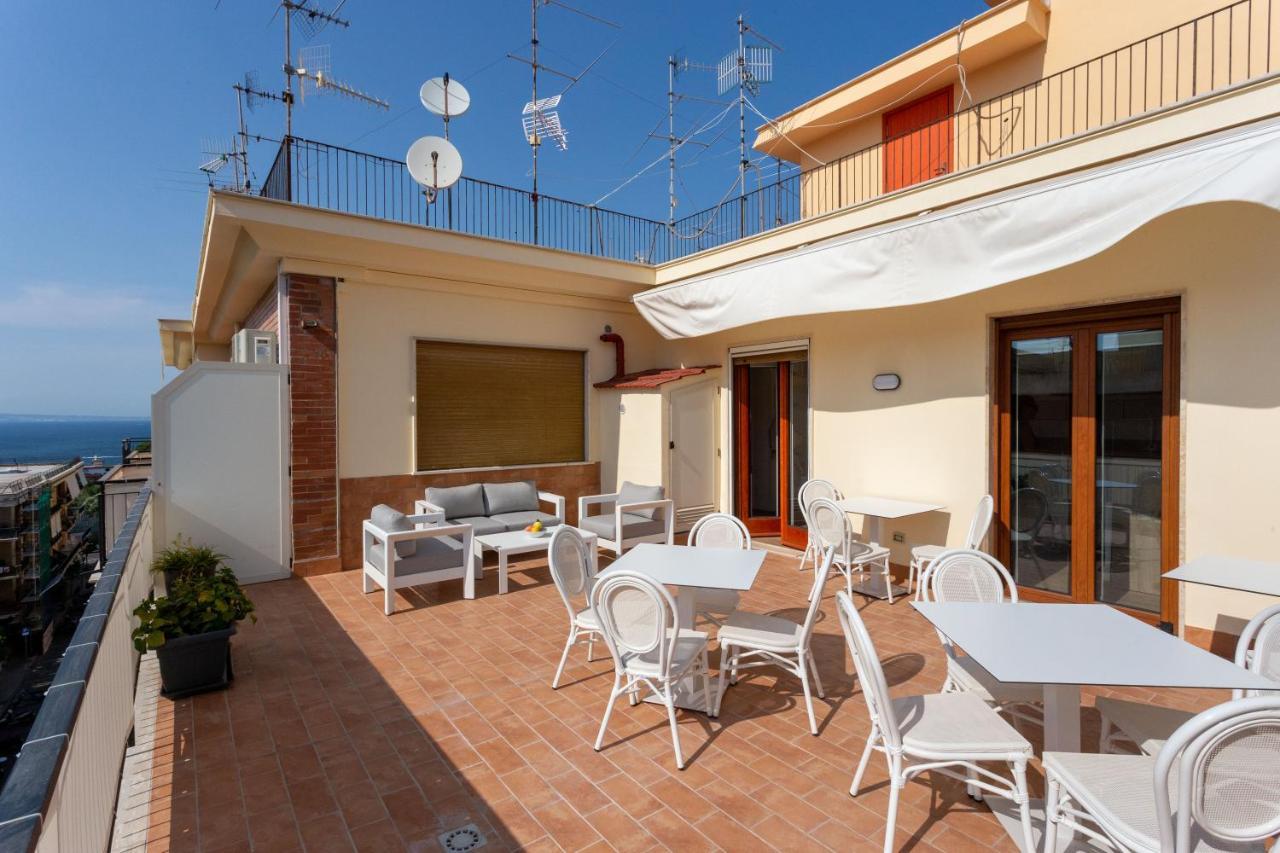 סורנטו Tofani Apartment - Luminoso Con Terrazzo Panoramico מראה חיצוני תמונה